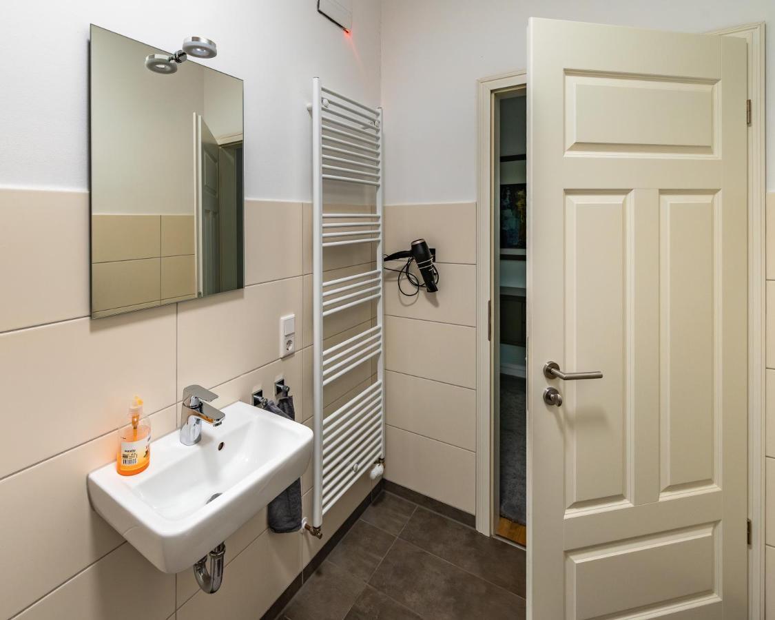 אולדנבורג Modern 6 Bathroom Villa In The City מראה חיצוני תמונה